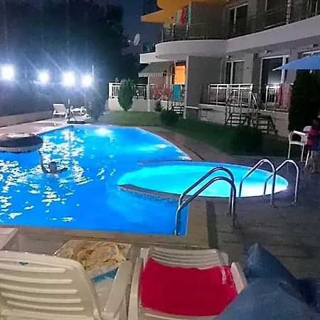 Club Priz 아파트호텔 프리모르스코